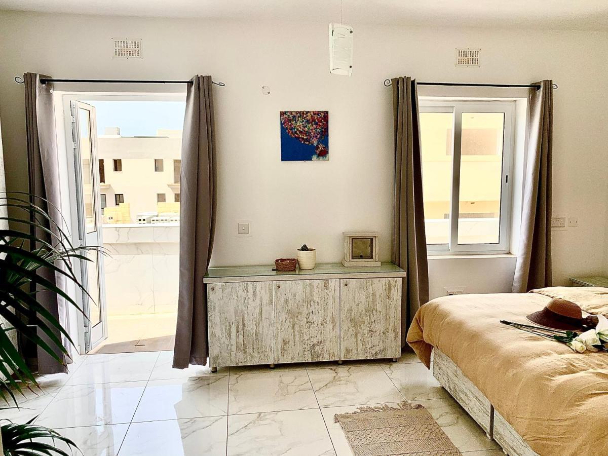 Private Bedroom With Balcony In A Shared Apartment At The Bay Of كْسْليندي المظهر الخارجي الصورة